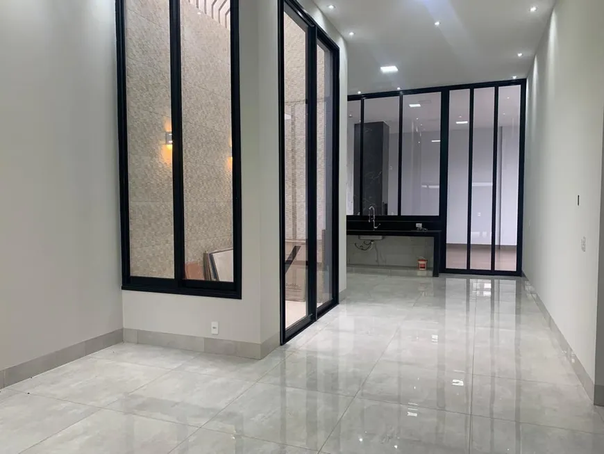 Foto 1 de Casa com 3 Quartos à venda, 190m² em Jardim Botânico, Uberlândia