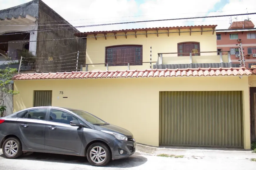 Foto 1 de Casa com 3 Quartos à venda, 220m² em Souza, Belém