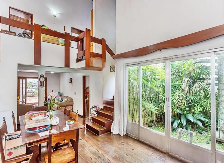 Foto 1 de Casa com 4 Quartos à venda, 260m² em Parque São Domingos, São Paulo