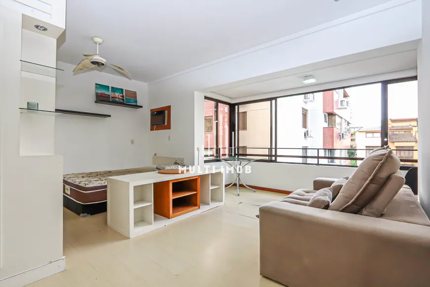 Foto 1 de Apartamento com 1 Quarto para alugar, 44m² em Mont' Serrat, Porto Alegre