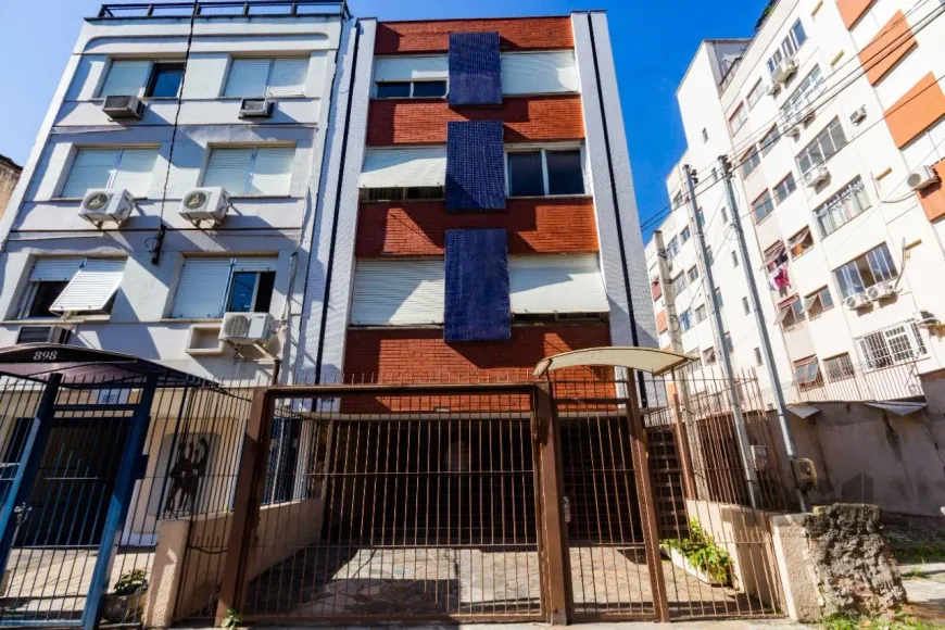 Foto 1 de Apartamento com 3 Quartos à venda, 96m² em Rio Branco, Porto Alegre