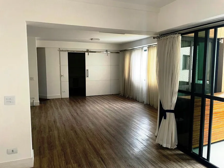Foto 1 de Apartamento com 3 Quartos para venda ou aluguel, 200m² em Vila Guaianazes, São José dos Campos