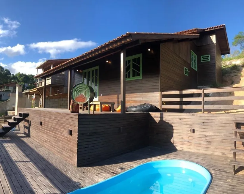 Foto 1 de Casa com 2 Quartos à venda, 100m² em Praia do Rosa, Imbituba