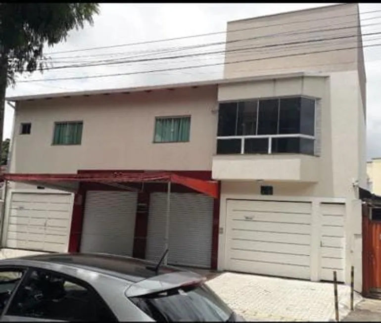 Foto 1 de Sobrado com 6 Quartos à venda, 410m² em Vila Americano do Brasil, Goiânia