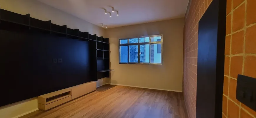 Foto 1 de Apartamento com 1 Quarto à venda, 50m² em Vila Buarque, São Paulo