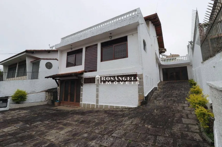 Foto 1 de Casa com 5 Quartos à venda, 246m² em Iúcas, Teresópolis