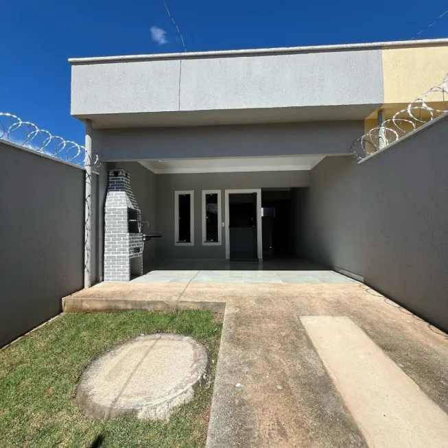 Foto 1 de Casa com 2 Quartos à venda, 130m² em Muchila I, Feira de Santana