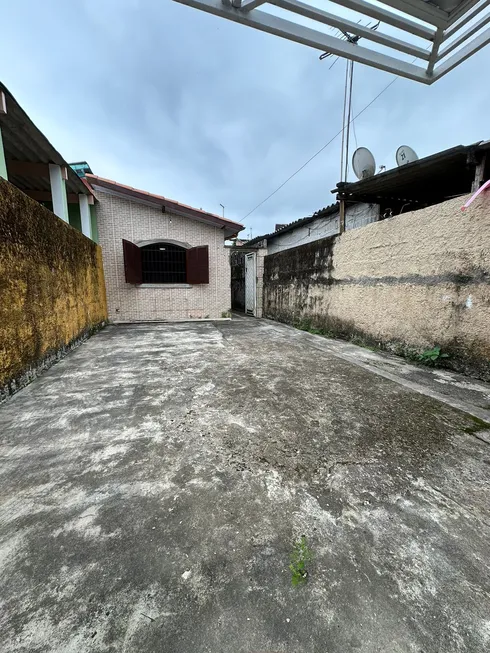 Foto 1 de Casa com 2 Quartos à venda, 51m² em Centro, Mongaguá
