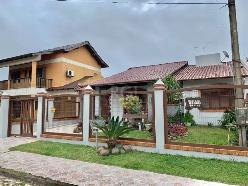 Foto 1 de Casa com 5 Quartos à venda, 230m² em Capao Novo, Capão da Canoa
