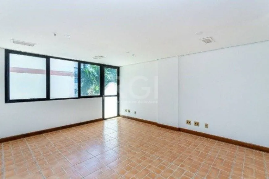 Foto 1 de Sala Comercial à venda, 45m² em Três Figueiras, Porto Alegre