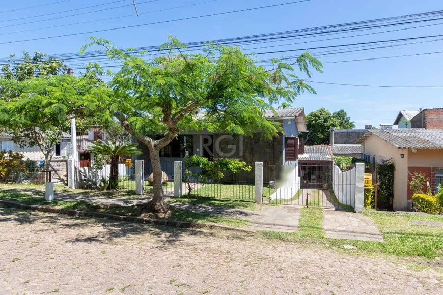 Foto 1 de Casa com 3 Quartos à venda, 160m² em Espiríto Santo, Porto Alegre