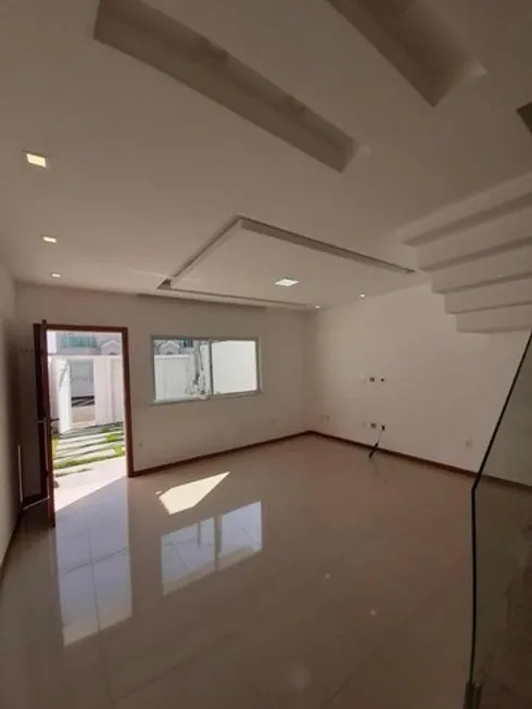 Foto 1 de Casa com 3 Quartos à venda, 110m² em Vale das Palmeiras, Macaé