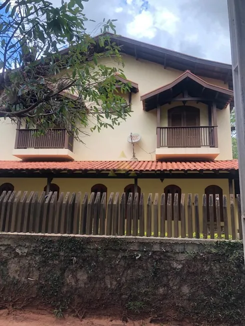 Foto 1 de Sobrado com 3 Quartos à venda, 230m² em Centro, Osvaldo Cruz