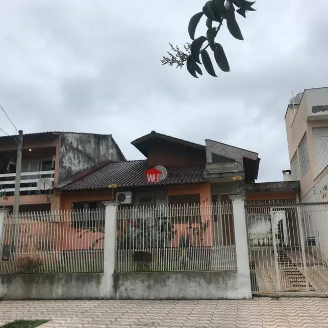 Foto 1 de Casa com 3 Quartos à venda, 352m² em Vila Ipiranga, Porto Alegre