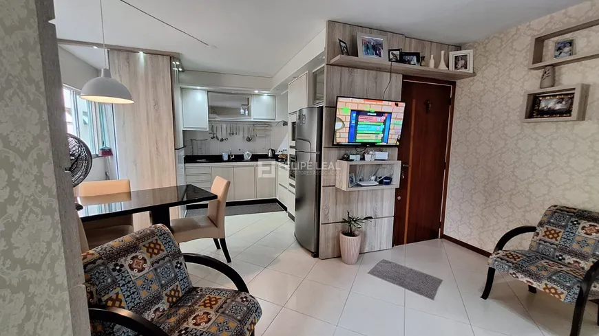 Foto 1 de Apartamento com 3 Quartos à venda, 105m² em Areias, São José