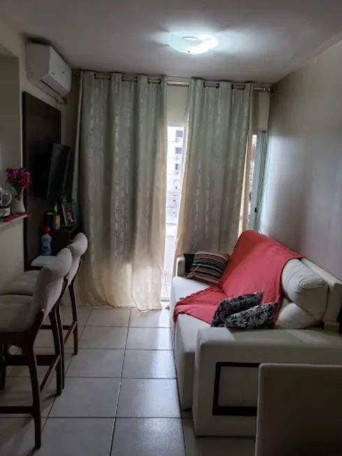 Foto 1 de Apartamento com 2 Quartos à venda, 54m² em Granja dos Cavaleiros, Macaé