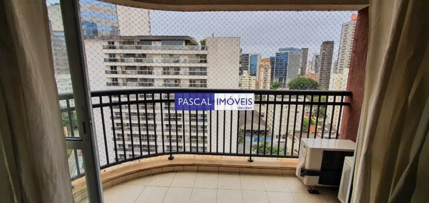 Foto 1 de Apartamento com 2 Quartos à venda, 65m² em Vila Olímpia, São Paulo