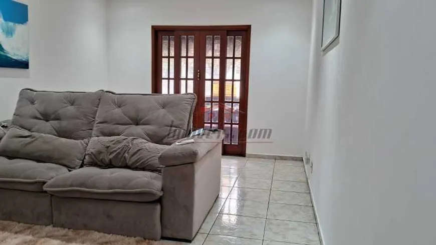 Foto 1 de Apartamento com 3 Quartos à venda, 130m² em Jardim Sulacap, Rio de Janeiro