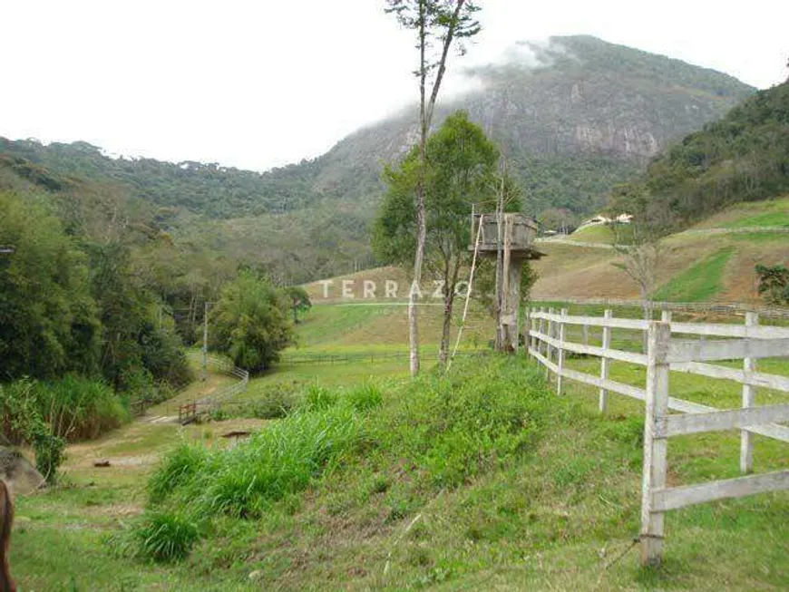 Foto 1 de Fazenda/Sítio com 3 Quartos à venda, 500m² em Serrinha, Teresópolis