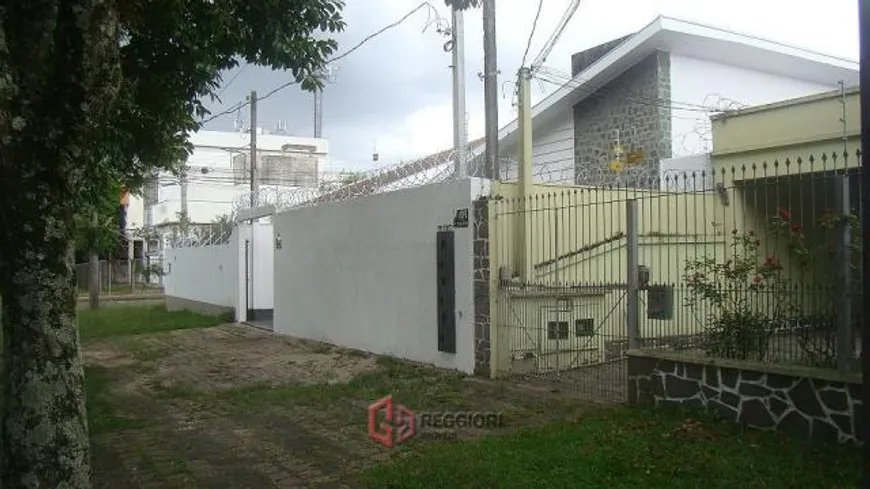 Foto 1 de Casa com 3 Quartos à venda, 775m² em Rebouças, Curitiba