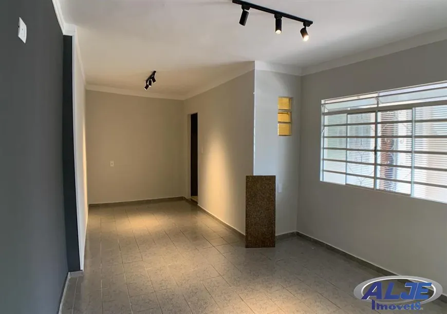 Foto 1 de Casa com 1 Quarto à venda, 129m² em Jardim Aeroporto, Marília