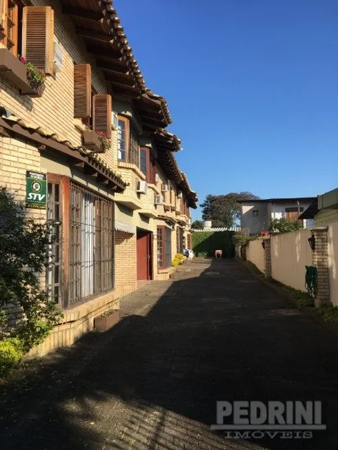 Foto 1 de Casa de Condomínio com 3 Quartos à venda, 130m² em Guarujá, Porto Alegre