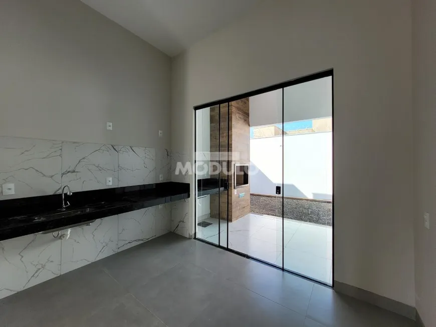 Foto 1 de Casa com 3 Quartos à venda, 85m² em Vida Nova, Uberlândia