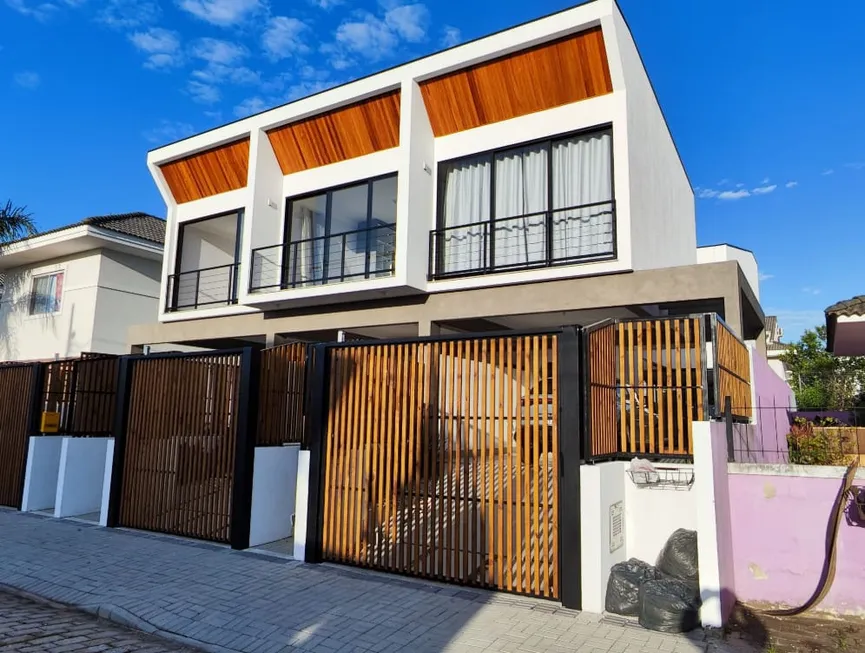 Foto 1 de Casa com 3 Quartos à venda, 153m² em Campeche, Florianópolis