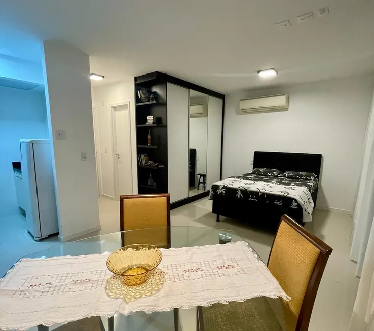 Foto 1 de Apartamento com 1 Quarto à venda, 40m² em Enseada do Suá, Vitória