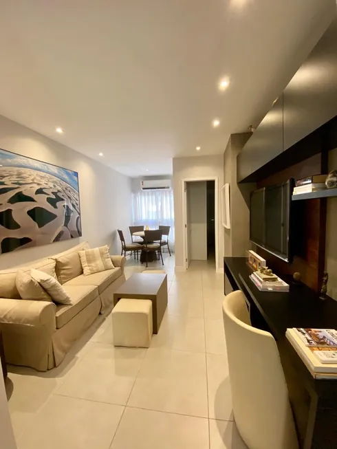 Foto 1 de Apartamento com 2 Quartos à venda, 55m² em Leblon, Rio de Janeiro