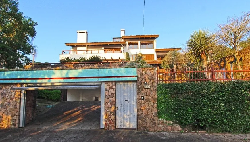Foto 1 de Casa com 4 Quartos à venda, 599m² em Teresópolis, Porto Alegre