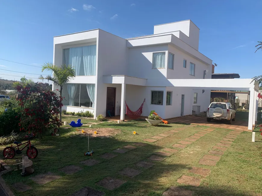 Foto 1 de Casa de Condomínio com 3 Quartos à venda, 222m² em Balneario Água Limpa, Nova Lima