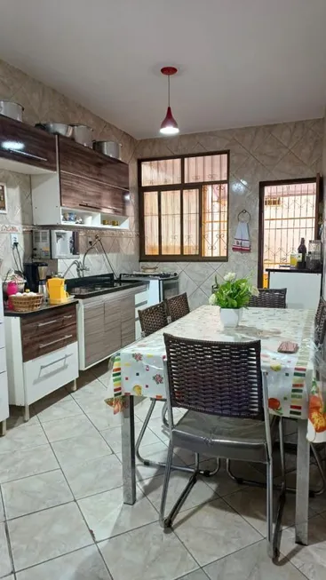 Foto 1 de Casa com 3 Quartos à venda, 168m² em Itapuã, Salvador