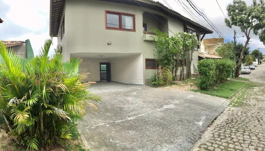 Foto 1 de Casa de Condomínio com 4 Quartos para venda ou aluguel, 320m² em Buraquinho, Lauro de Freitas