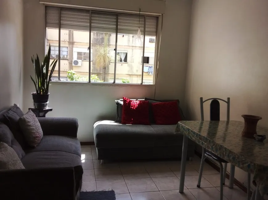 Foto 1 de Apartamento com 2 Quartos à venda, 50m² em Santo Antônio, Porto Alegre