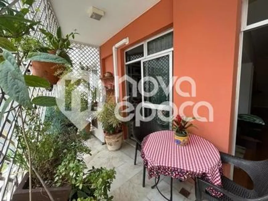 Foto 1 de Apartamento com 4 Quartos à venda, 167m² em Lagoa, Rio de Janeiro
