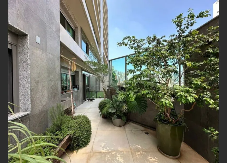 Foto 1 de Apartamento com 4 Quartos à venda, 224m² em Santo Agostinho, Belo Horizonte