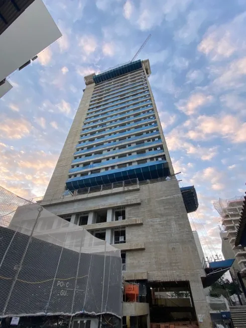 Foto 1 de Apartamento com 4 Quartos à venda, 185m² em Itaim Bibi, São Paulo