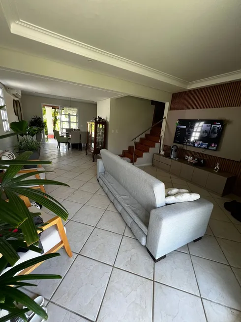 Foto 1 de Casa de Condomínio com 4 Quartos para venda ou aluguel, 200m² em Itapuã, Salvador
