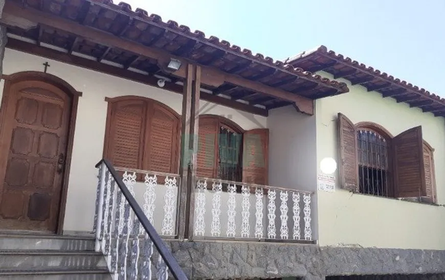 Foto 1 de Casa com 3 Quartos à venda, 343m² em Caiçaras, Belo Horizonte