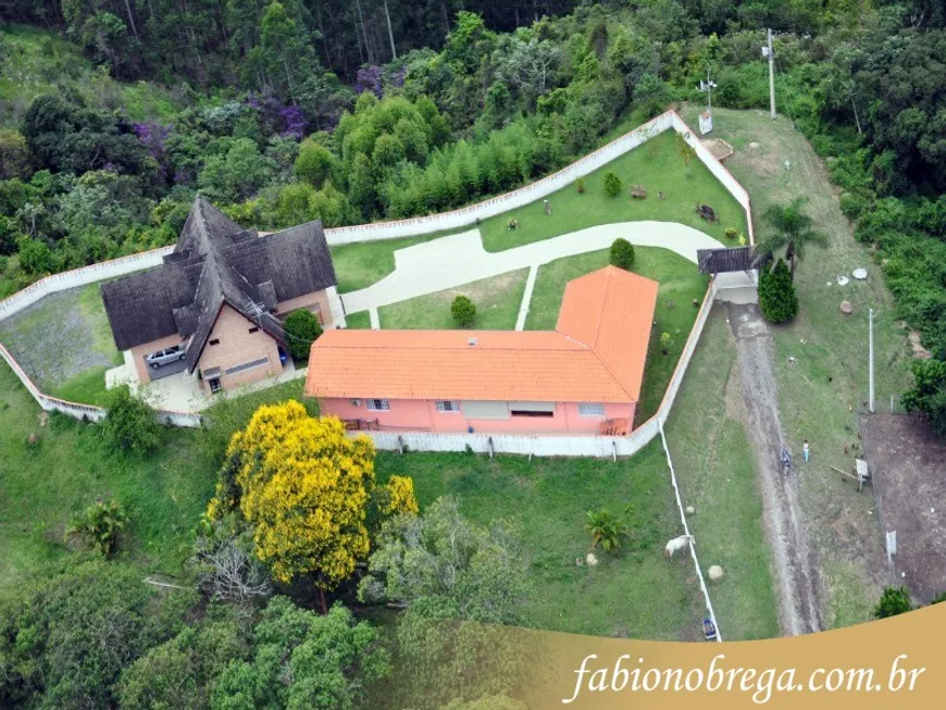 Foto 1 de Fazenda/Sítio com 3 Quartos à venda, 490m² em Jardim Tamandaré, Guaratinguetá