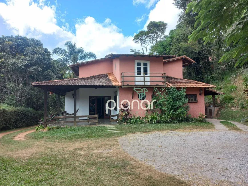 Foto 1 de Casa com 4 Quartos para alugar, 300m² em Pedro do Rio, Petrópolis