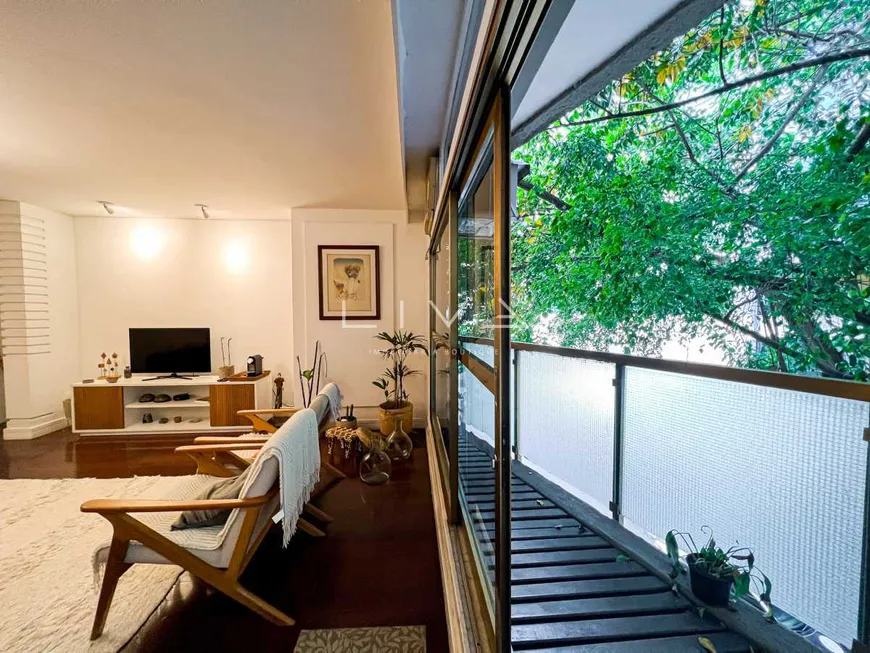 Foto 1 de Apartamento com 3 Quartos à venda, 115m² em Leblon, Rio de Janeiro