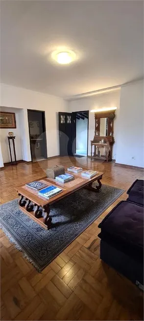 Foto 1 de Sobrado com 4 Quartos à venda, 400m² em Pacaembu, São Paulo