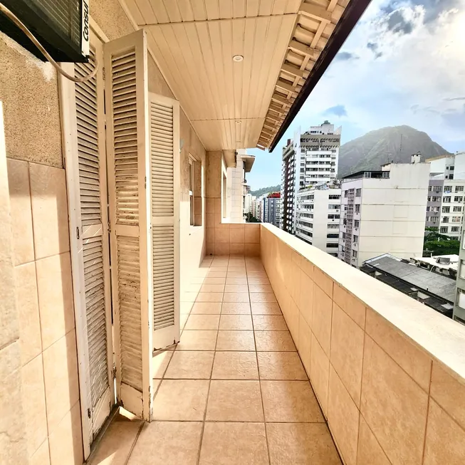 Foto 1 de Apartamento com 3 Quartos para alugar, 170m² em Copacabana, Rio de Janeiro