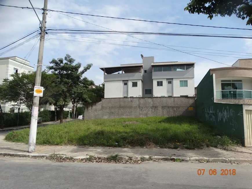 Foto 1 de Lote/Terreno à venda, 398m² em Sapucaias III, Contagem