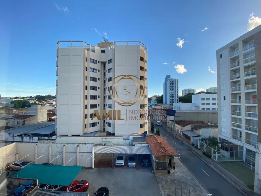 Foto 1 de Sala Comercial com 2 Quartos para alugar, 105m² em Centro, Taubaté