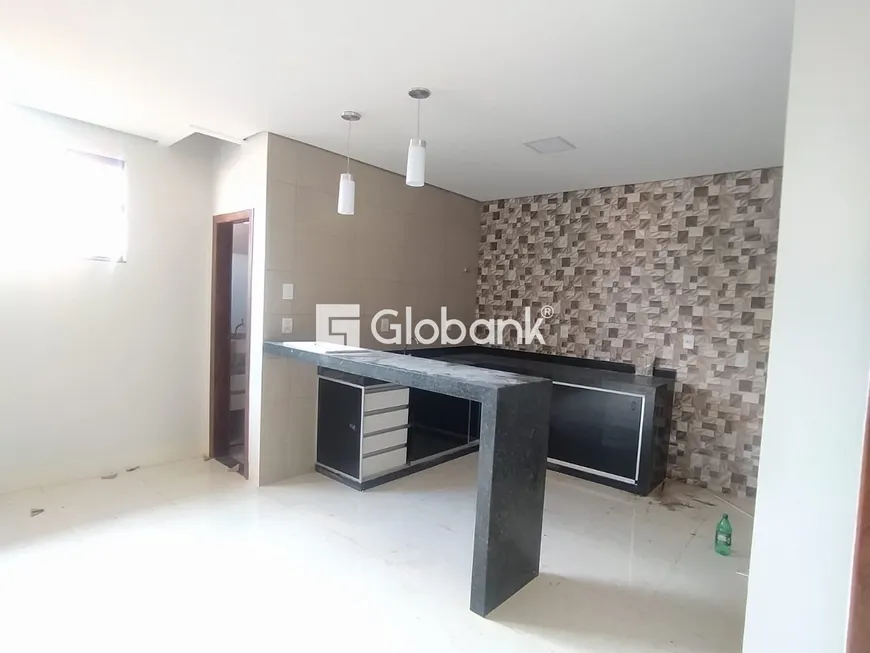 Foto 1 de Apartamento com 2 Quartos à venda, 61m² em Major Prates, Montes Claros