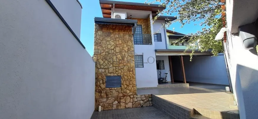 Foto 1 de Casa com 2 Quartos à venda, 216m² em Parque Jambeiro, Campinas