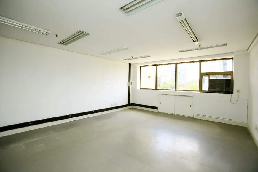 Foto 1 de Sala Comercial para alugar, 38m² em Rio Branco, Porto Alegre